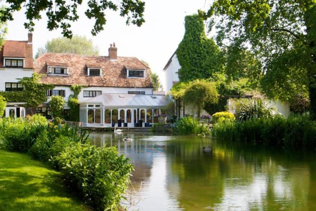 Entire Thatched Cottage ملبورن المظهر الخارجي الصورة